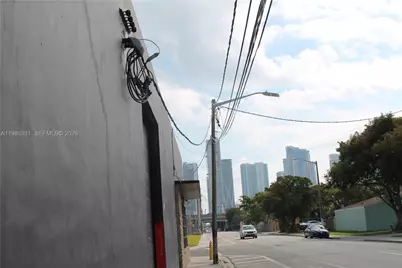 611 NW 11th St, Miami, FL 33136 - Photo 6