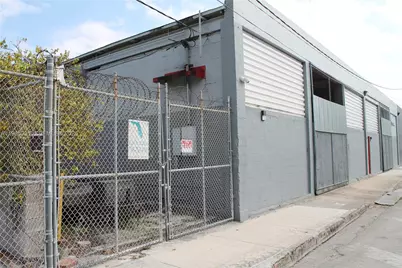 611 NW 11th St, Miami, FL 33136 - Photo 8