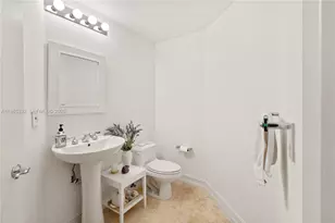 21050 Point Pl, Aventura, FL 33180 - Photo 22