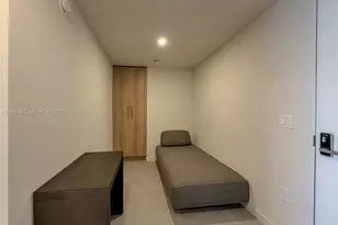 121 NE 5th St, Miami, FL 33132 - Photo 16