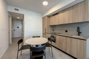 121 NE 5th St, Miami, FL 33132 - Photo 10