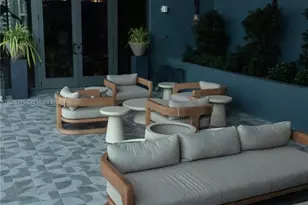 121 NE 5th St, Miami, FL 33132 - Photo 32