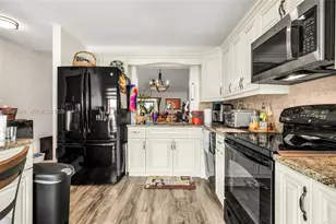 2640 W Gately Dr W, West Palm Beach, FL 33415 - Photo 4