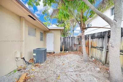 3042 NE 13th Ave, Oakland Park, FL 33334 - Photo 14