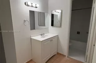 425 W Park Dr, Miami, FL 33172 - Photo 12