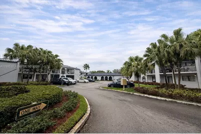 18216 Mediterranean Blvd #1-19, Hialeah, FL 33015 - Photo 30