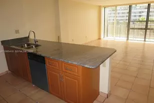 600 NE 36th St, Miami, FL 33137 - Photo 2