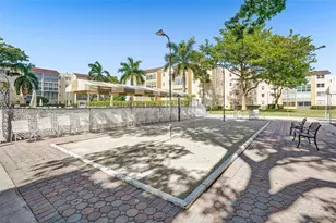 2811 Somerset Dr, Lauderdale Lakes, FL 33311 - Photo 42