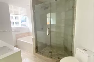 1300 Brickell Bay Dr, Miami, FL 33131 - Photo 4