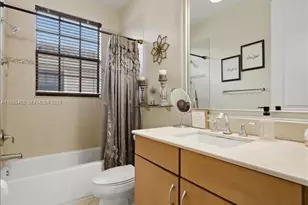 110 E Riverwalk Cir E, Plantation, FL 33325 - Photo 18