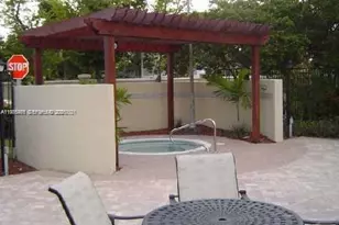 9831 Nob Hill Ct, Sunrise, FL 33351 - Photo 8