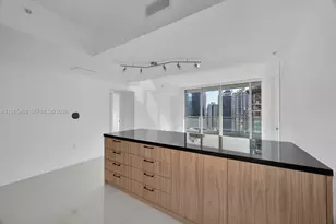 92 SW 3rd St, Miami, FL 33130 - Photo 10