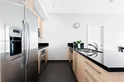 79 SW 12th St #2503-S, Miami, FL 33130 - Photo 6