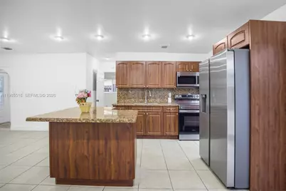 6450 McKinley St, Hollywood, FL 33024 - Photo 8