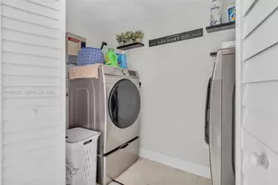 8818 SW 16th St, Miami, FL 33165 - Photo 14