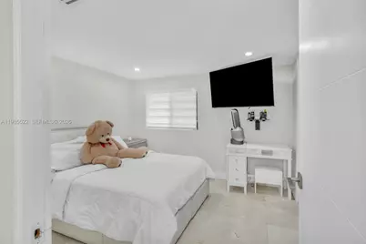 8818 SW 16th St, Miami, FL 33165 - Photo 30