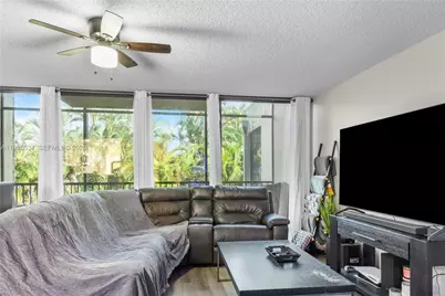 2810 SW 87th Ave #918, Davie, FL 33328 - Photo 4