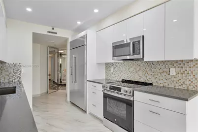 19500 Turnberry Way #15E, Aventura, FL 33180 - Photo 12