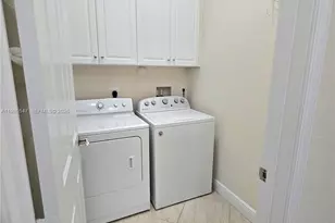 6841 N Lakeside Cir N, Davie, FL 33314 - Photo 32