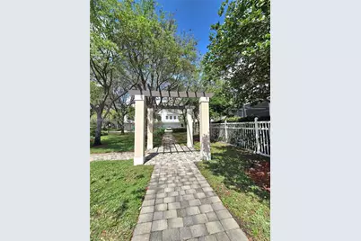 6841 N Lakeside Cir N #109-1, Davie, FL 33314 - Photo 4