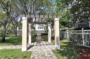6841 N Lakeside Cir N, Davie, FL 33314 - Photo 4