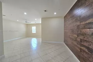 6841 N Lakeside Cir N, Davie, FL 33314 - Photo 12