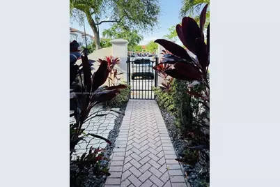 3624 NW 29th Pl, Lauderdale Lakes, FL 33311 - Photo 10