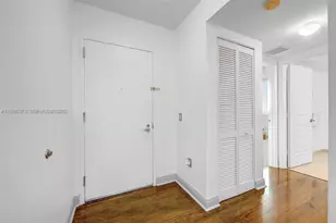 2681 N Flamingo Rd, Sunrise, FL 33323 - Photo 18