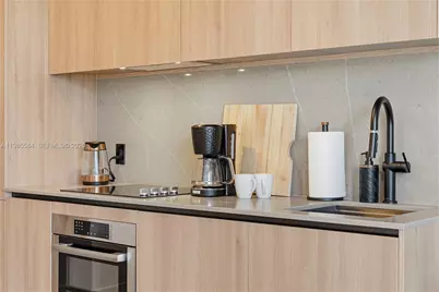 121 NE 5th #2604, Miami, FL 33132 - Photo 8