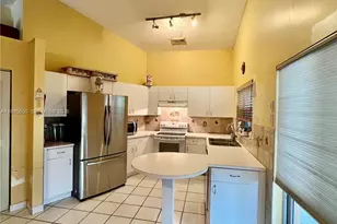 2102 NW 193rd Ave, Pembroke Pines, FL 33029 - Photo 20