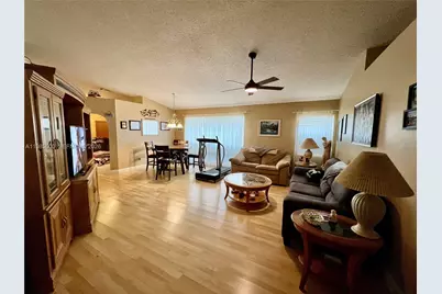 2102 NW 193rd Ave, Pembroke Pines, FL 33029 - Photo 12