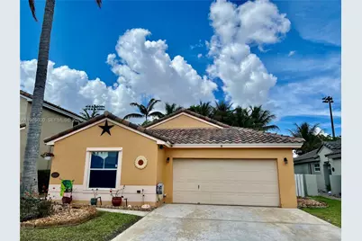 2102 NW 193rd Ave, Pembroke Pines, FL 33029 - Photo 1