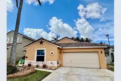 2102 NW 193rd Ave, Pembroke Pines, FL 33029 - Photo 2