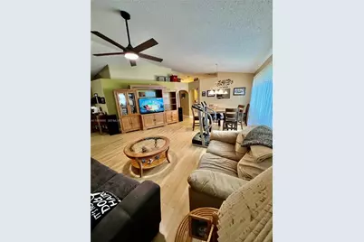 2102 NW 193rd Ave, Pembroke Pines, FL 33029 - Photo 16