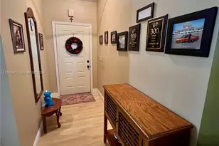 2102 NW 193rd Ave, Pembroke Pines, FL 33029 - Photo 10