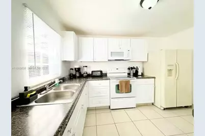 412 NW 95th St, Miami, FL 33150 - Photo 12