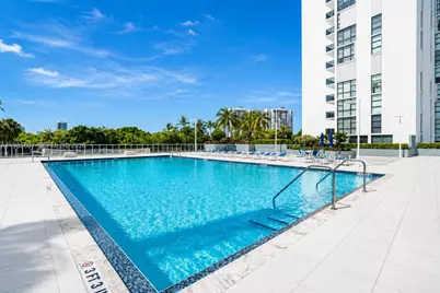 3675 N Country Club Dr #508, Aventura, FL 33180 - Photo 20