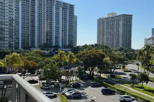 3675 N Country Club Dr, Aventura, FL 33180 - Photo 14