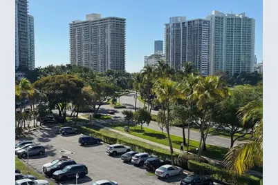 3675 N Country Club Dr #508, Aventura, FL 33180 - Photo 16