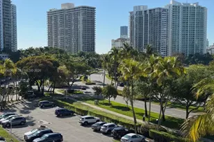 3675 N Country Club Dr, Aventura, FL 33180 - Photo 16