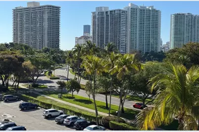 3675 N Country Club Dr #508, Aventura, FL 33180 - Photo 18