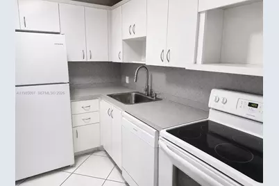 3675 N Country Club Dr #508, Aventura, FL 33180 - Photo 2