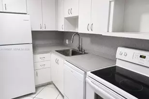 3675 N Country Club Dr, Aventura, FL 33180 - Photo 2