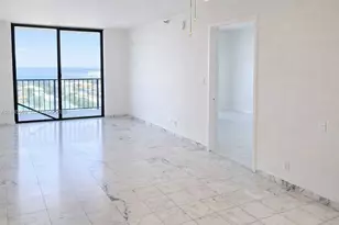 290 W 174th St, Sunny Isles Beach, FL 33160 - Photo 4