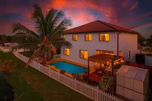 22542 SW 103rd Ct, Cutler Bay, FL 33190 - Photo 4