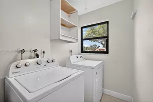 1451 NW 92nd Ave, Pembroke Pines, FL 33024 - Photo 32