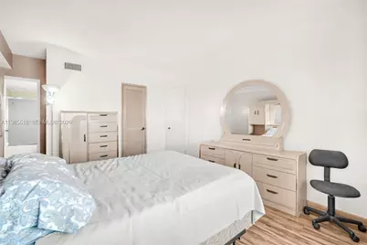 5731 NW 37th St #405, Virginia Gardens, FL 33166 - Photo 18