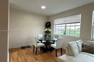 8657 SW 5th St, Pembroke Pines, FL 33025 - Photo 4