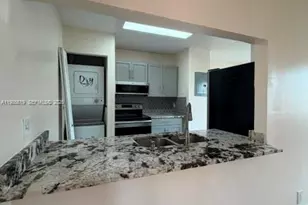 8657 SW 5th St, Pembroke Pines, FL 33025 - Photo 6