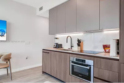 580 72nd St #613, Miami Beach, FL 33141 - Photo 10